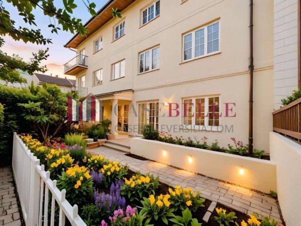 appartamento in vendita a Camaiore in zona Lido di Camaiore