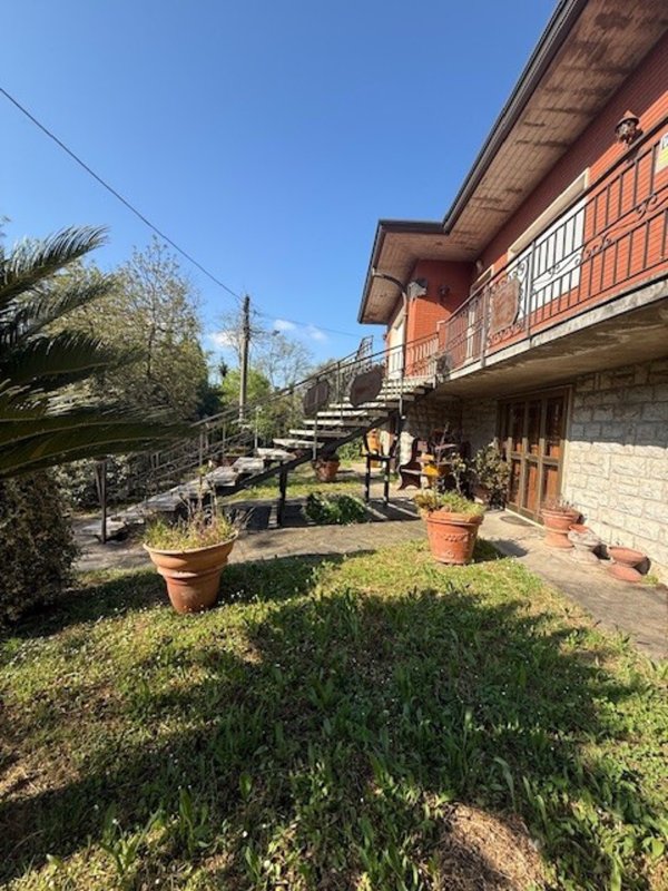 casa indipendente in vendita a Camaiore