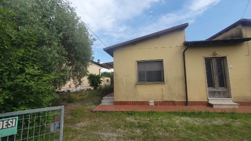 casa indipendente in vendita a Camaiore in zona Capezzano Pianore