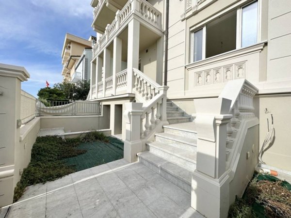 appartamento in vendita a Camaiore in zona Lido di Camaiore