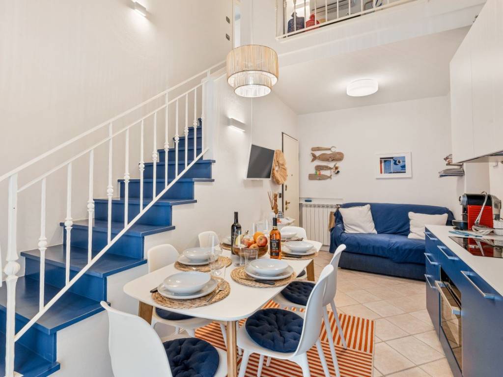 appartamento in vendita a Camaiore in zona Lido di Camaiore