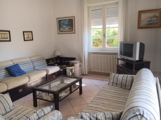 casa indipendente in vendita a Camaiore in zona Lido di Camaiore