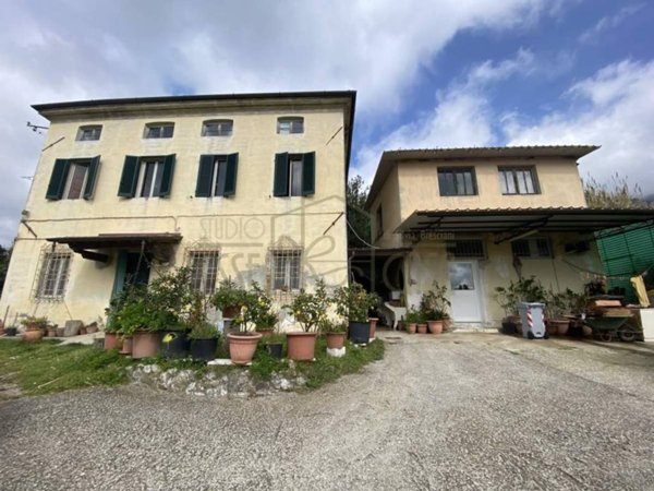 casa indipendente in vendita a Camaiore