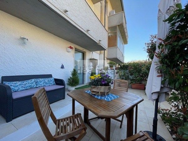 appartamento in vendita a Camaiore in zona Lido di Camaiore