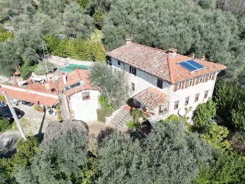 casa indipendente in vendita a Camaiore in zona Montebello