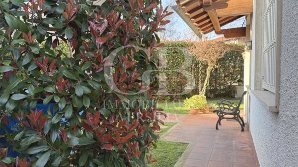 appartamento in vendita a Camaiore in zona Lido di Camaiore