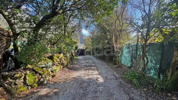 casa indipendente in vendita a Camaiore in zona Montebello