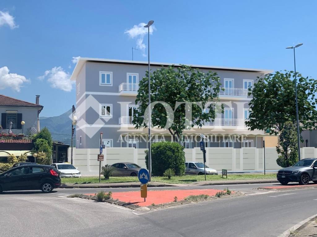 appartamento in vendita a Camaiore in zona Lido di Camaiore
