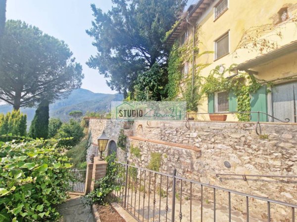 casa indipendente in vendita a Camaiore in zona Metato