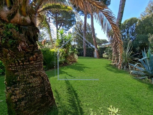 casa indipendente in vendita a Camaiore in zona Lido di Camaiore