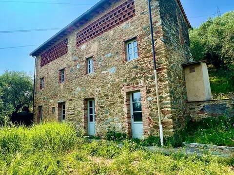 casa indipendente in vendita a Camaiore in zona Capezzano Pianore