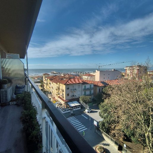 appartamento in vendita a Camaiore in zona Lido di Camaiore