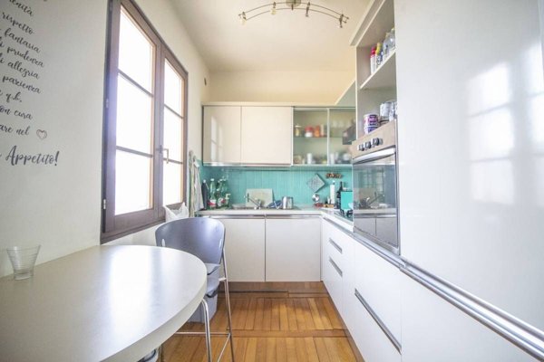 appartamento in vendita a Camaiore in zona Lido di Camaiore