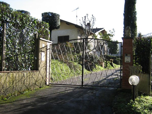 casa indipendente in vendita a Camaiore in zona Valpromaro