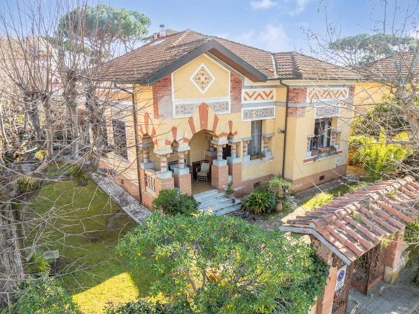 casa indipendente in vendita a Camaiore in zona Lido di Camaiore
