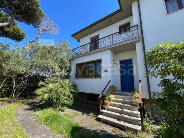 casa indipendente in vendita a Camaiore in zona Lido di Camaiore