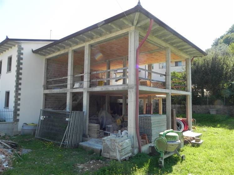 casa indipendente in vendita a Camaiore