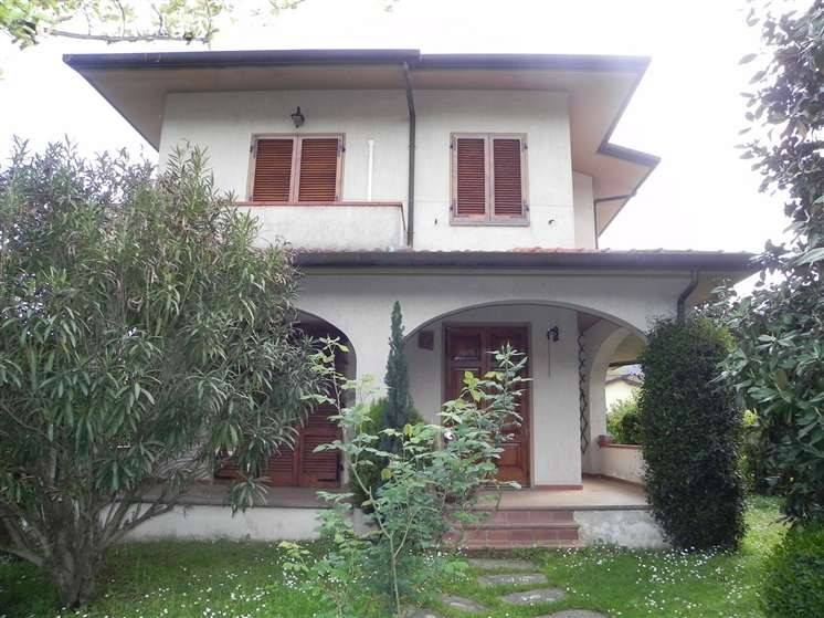 casa indipendente in vendita a Camaiore