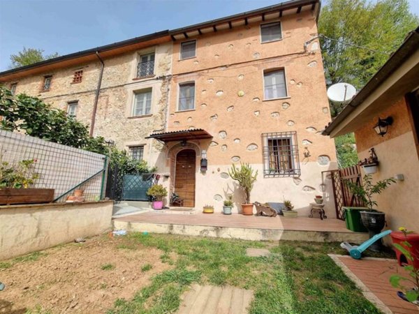 casa indipendente in vendita a Camaiore