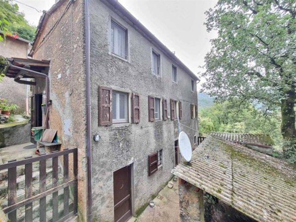 casa indipendente in vendita a Camaiore