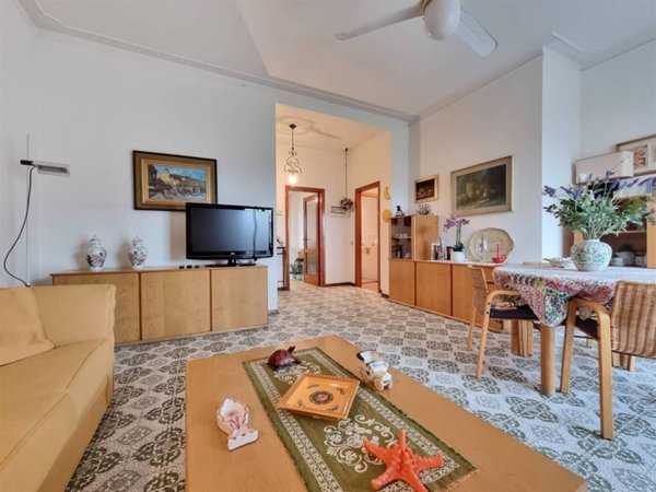 appartamento in vendita a Camaiore in zona Lido di Camaiore