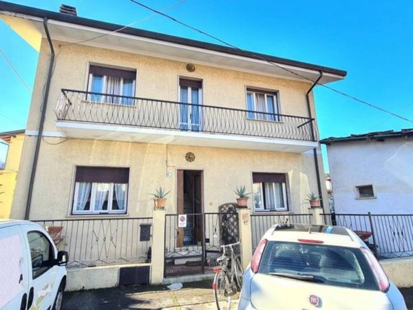 negozio in vendita a Camaiore