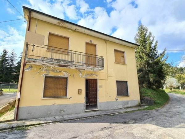 negozio in vendita a Camaiore