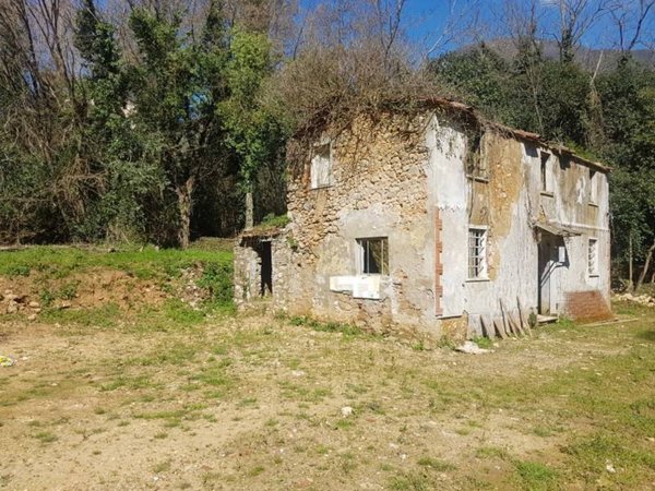 casa indipendente in vendita a Camaiore