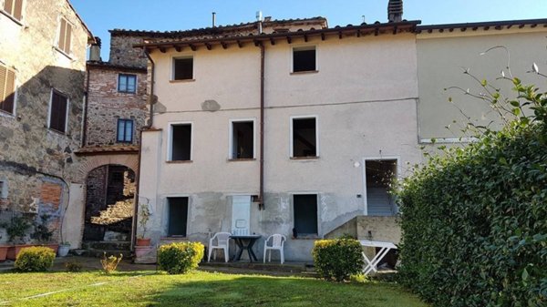 casa indipendente in vendita a Camaiore