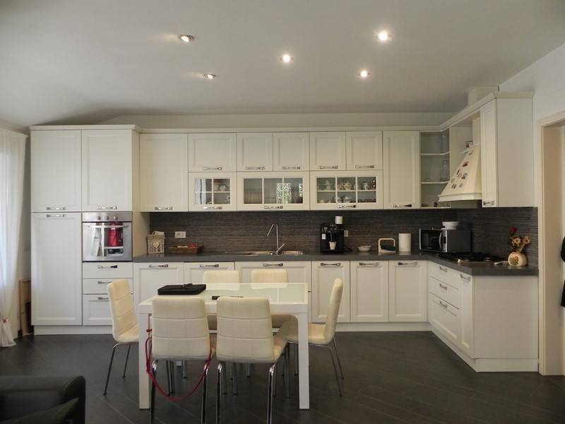 casa indipendente in vendita a Camaiore