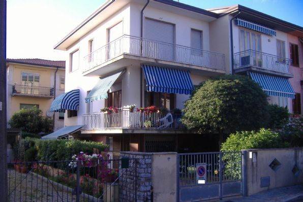 casa indipendente in vendita a Camaiore in zona Lido di Camaiore