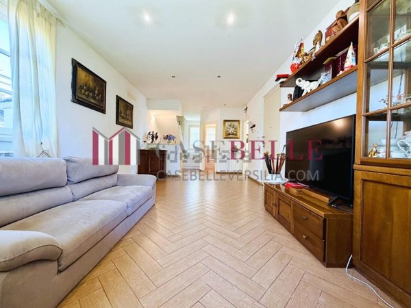 casa indipendente in vendita a Camaiore