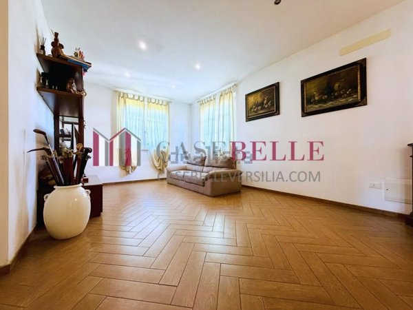 casa indipendente in vendita a Camaiore