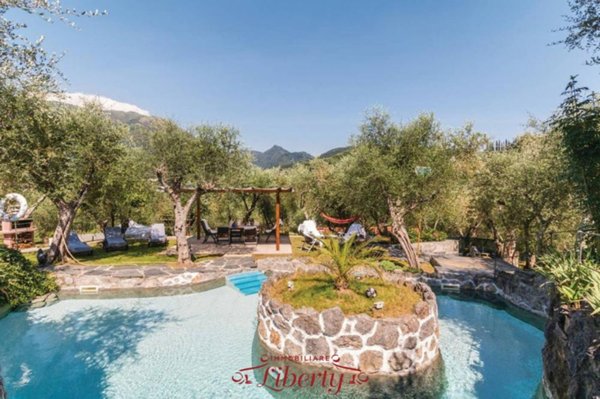 casa indipendente in vendita a Camaiore in zona Pontemazzori