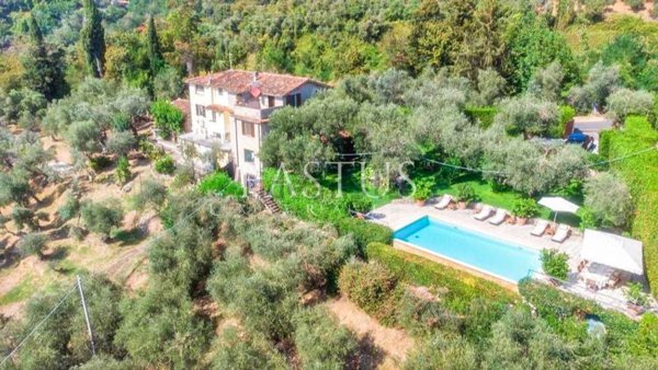 casa indipendente in vendita a Camaiore