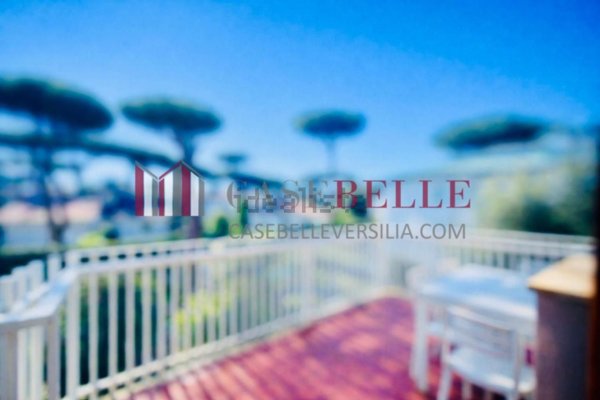 appartamento in vendita a Camaiore in zona Lido di Camaiore