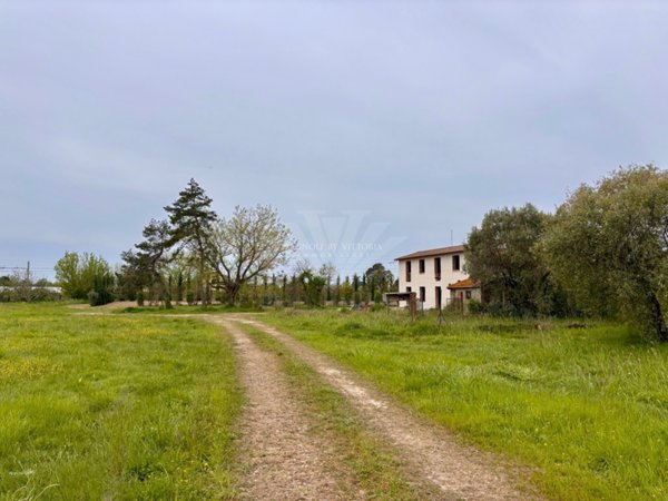 casa indipendente in vendita a Camaiore in zona Lido di Camaiore