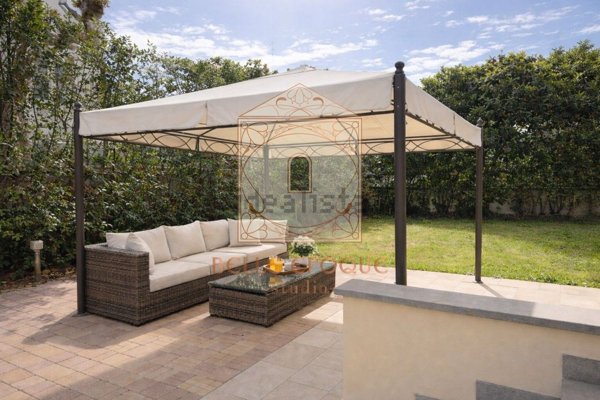 casa indipendente in vendita a Camaiore