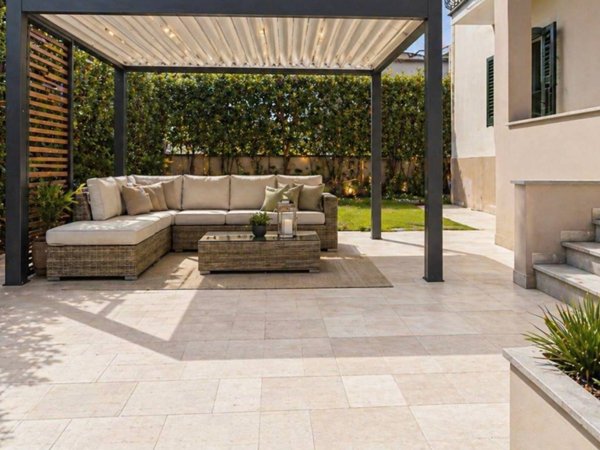 casa indipendente in vendita a Camaiore in zona Lido di Camaiore