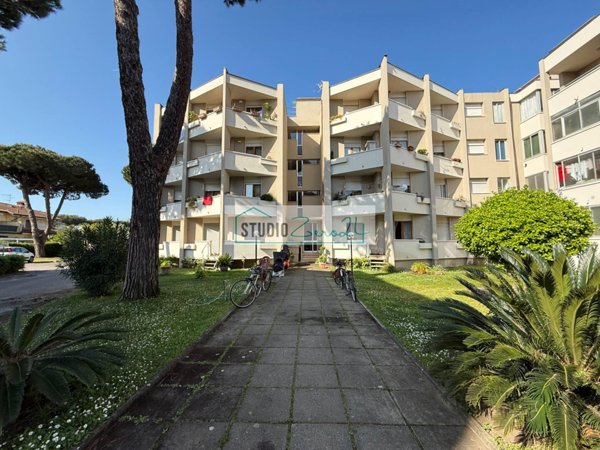 appartamento in vendita a Camaiore in zona Lido di Camaiore