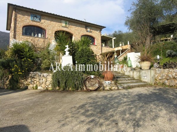 casale in vendita a Camaiore