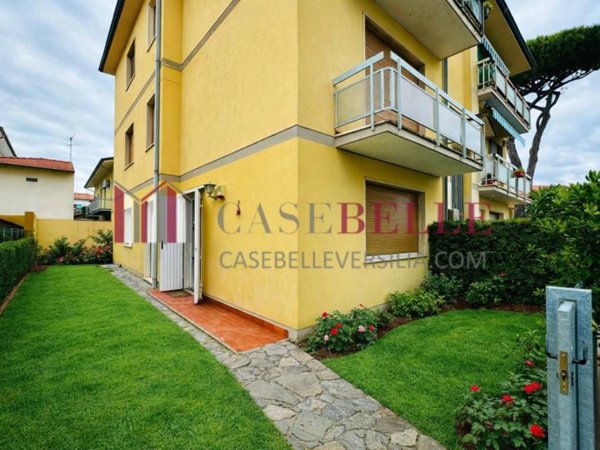 appartamento in vendita a Camaiore in zona Lido di Camaiore