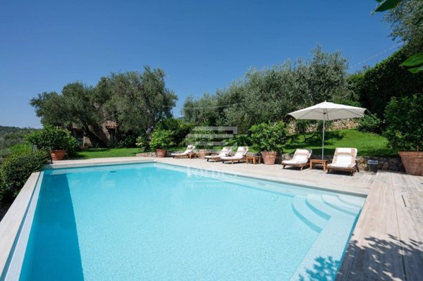 casa indipendente in vendita a Camaiore in zona Lido di Camaiore