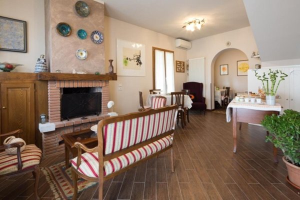 casa indipendente in vendita a Camaiore in zona Capezzano Pianore
