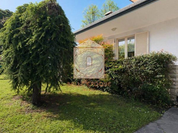 casa indipendente in vendita a Camaiore in zona Lido di Camaiore