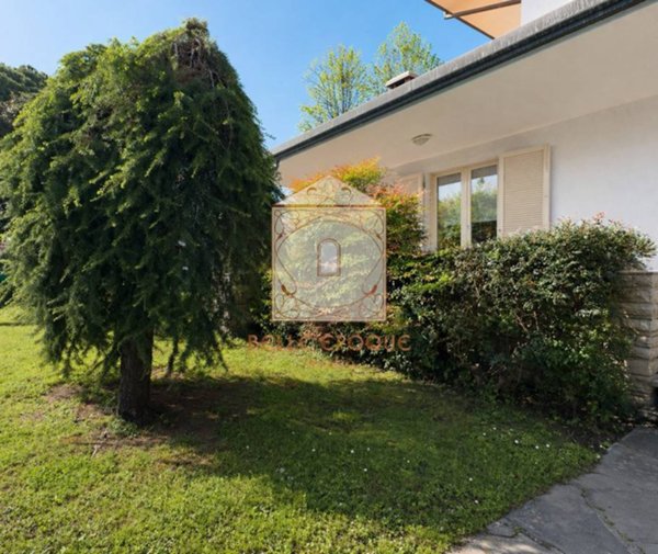 casa indipendente in vendita a Camaiore in zona Lido di Camaiore