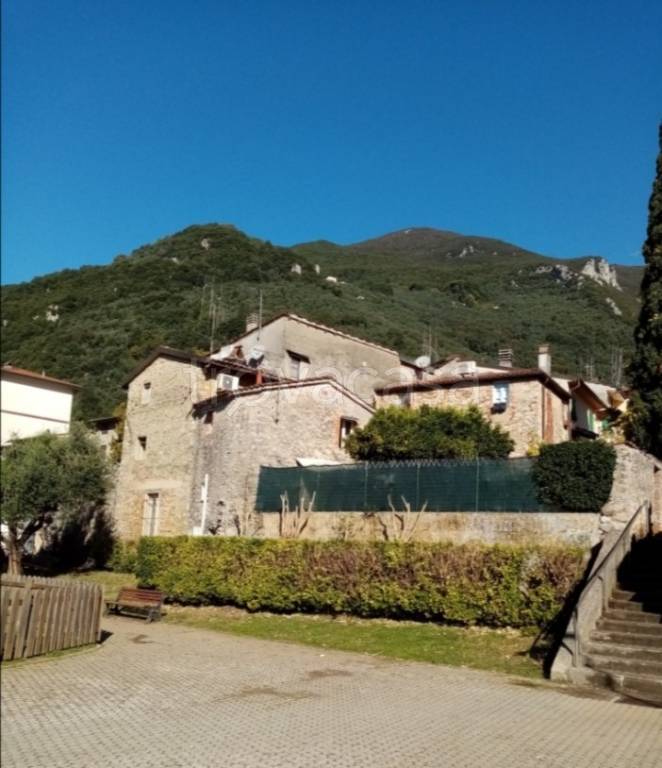 casa indipendente in vendita a Camaiore