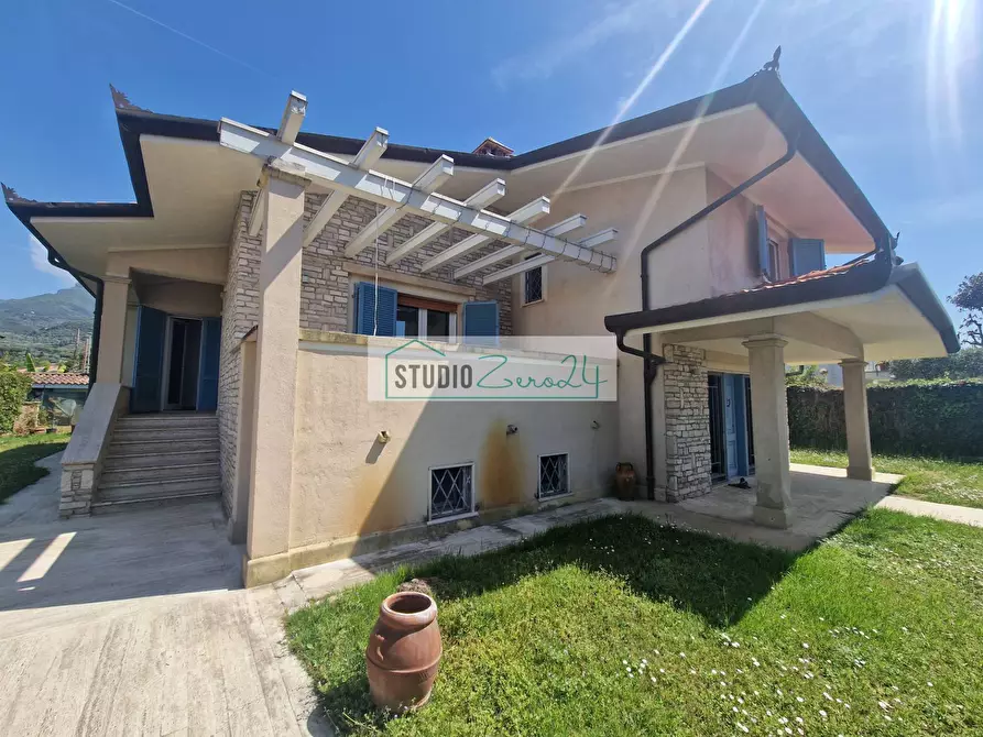 casa indipendente in vendita a Camaiore in zona Capezzano Pianore