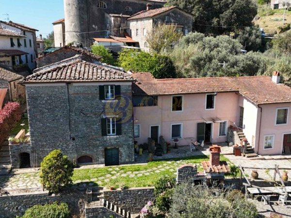 casa indipendente in vendita a Camaiore