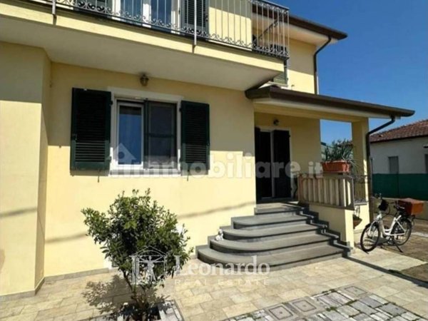 casa indipendente in vendita a Camaiore in zona Capezzano Pianore
